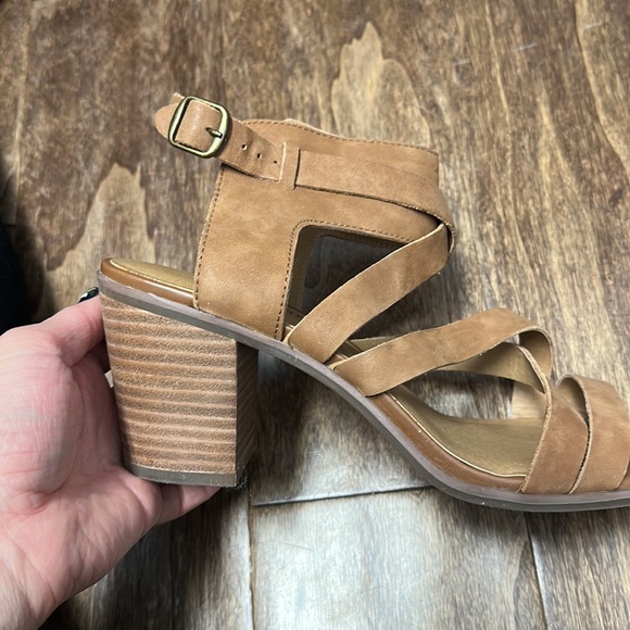 Lucky Brand Kailasa Heeled Sandal - Picture 3 of 12